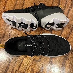 Black Sorel Kinetic Impact Sneakers. Size 7.5. Only worn twice.